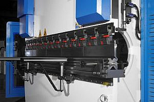 Фото 28 - MetalTec HBM 80/2500C Листогибочные гидравлические прессы с ЧПУ контроллером TP10S.