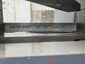 Фото 24 - MetalTec BS 350 CZ ленточнопильный станок c поворотом пильного модуля под углом 45 — 90°.