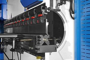 Фото 29 - MetalTec HBM 80/2500C Листогибочные гидравлические прессы с ЧПУ контроллером TP10S.