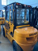 Фото 7 - Вилочный погрузчик Hyundai 30DE-7.