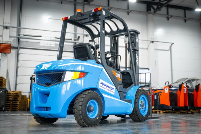 Фото 5 - Вилочный погрузчик TRF D30-3M.